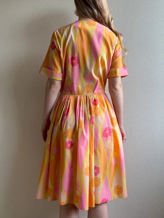 Vintage 1950s Orange and Pink Sorbet Print Dress (M) - Picture 5 of 13